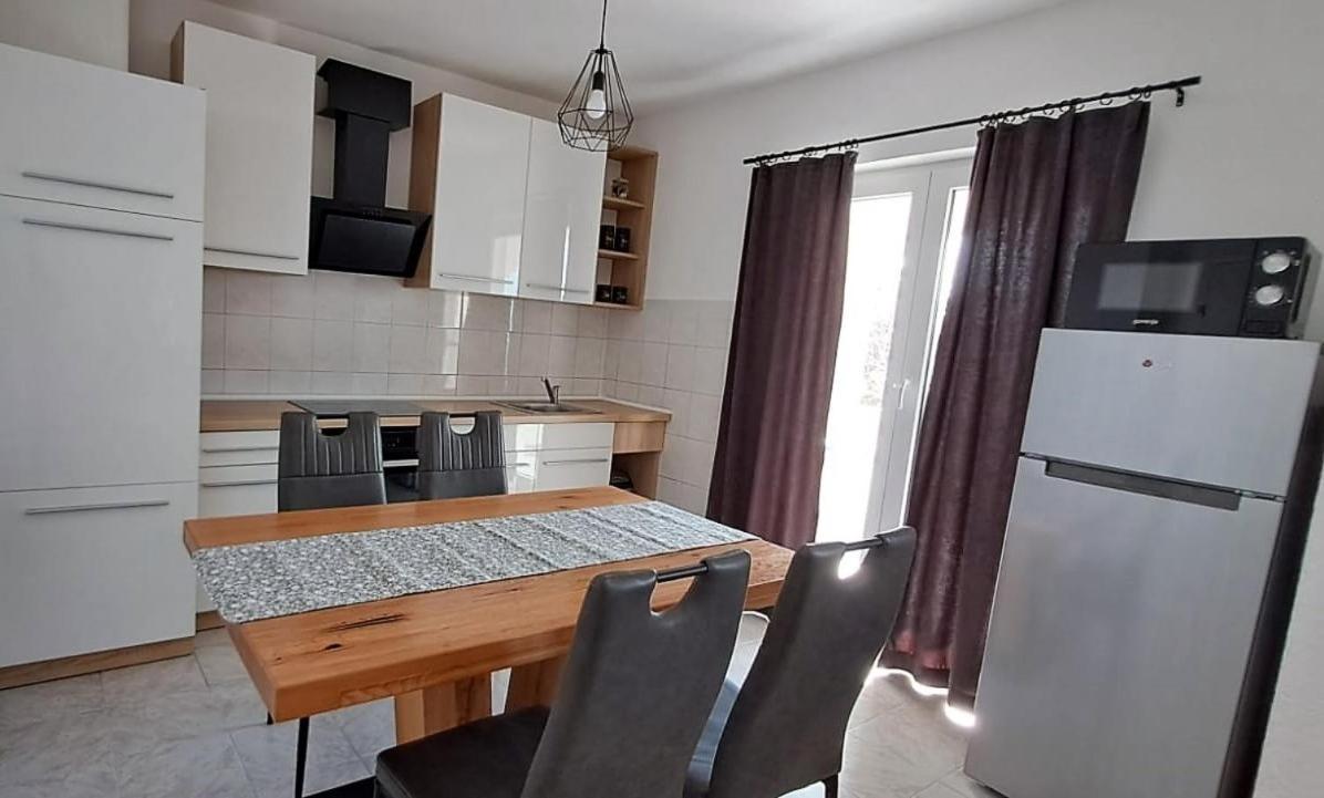 Apartment Anchor Čelina Eksteriør bilde